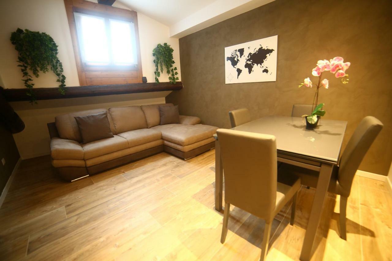 ミラノGaribaldi Fifty Attic Near Duomoアパートメント エクステリア 写真