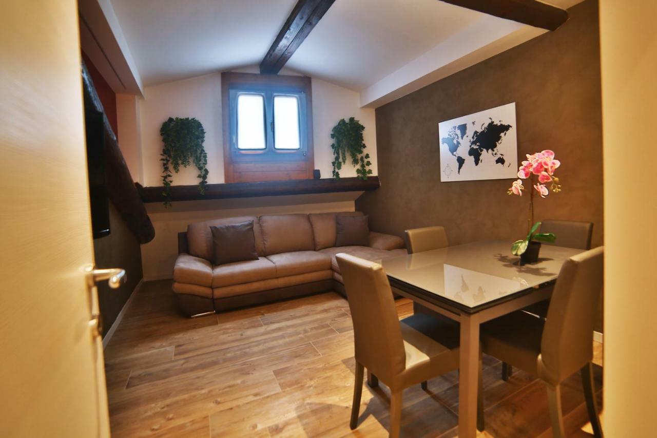 ミラノGaribaldi Fifty Attic Near Duomoアパートメント エクステリア 写真